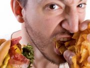 Fastfood, bağışıklık sistemini uzun süreli saldırganlaştırıyor