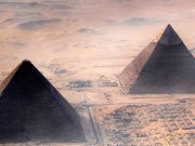 Mısırlılar piramit yapımında kullandıkları büyük taşları nasıl taşıdılar?