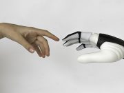 Hünerli eller, yüz okuyan sistemler: İnsansı robotların insanla imtihanı